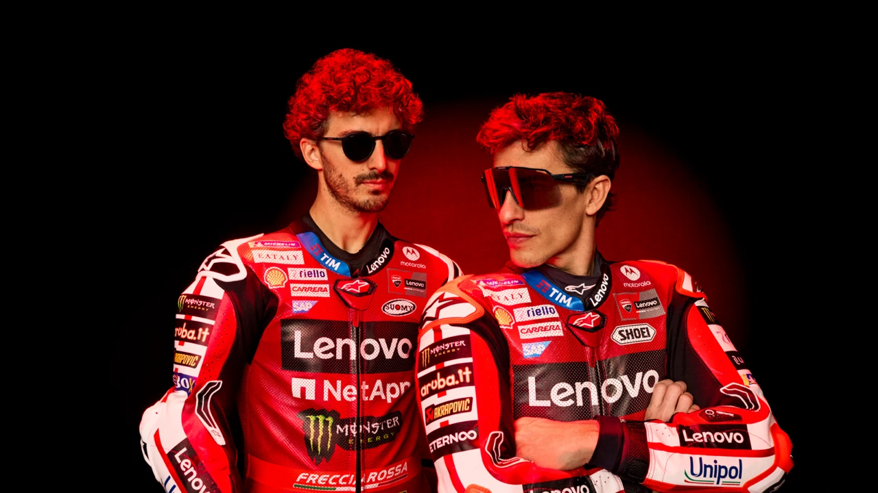 Francesco Bagnaia i Marc Márquez, twarze kampanii Carrera | Ducati