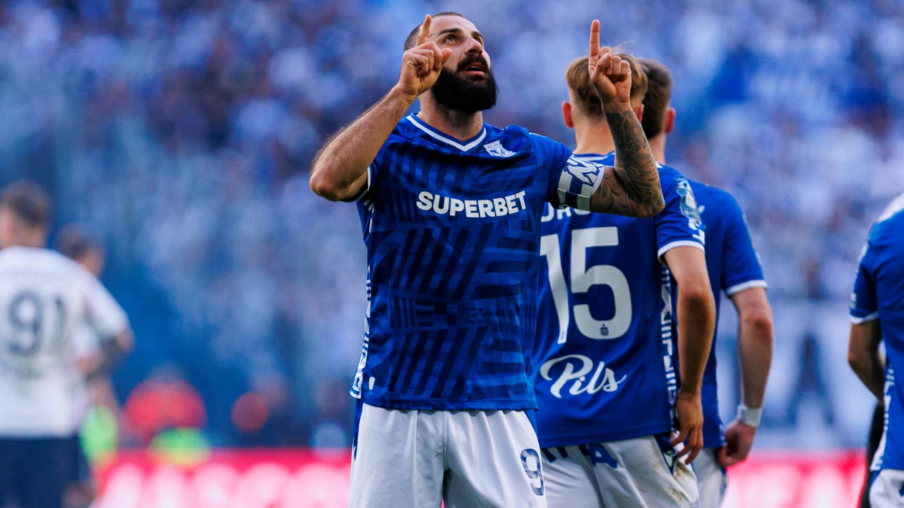 Gol-Ishaka-Lech-Poznań-liderem-Ekstraklasy (1)