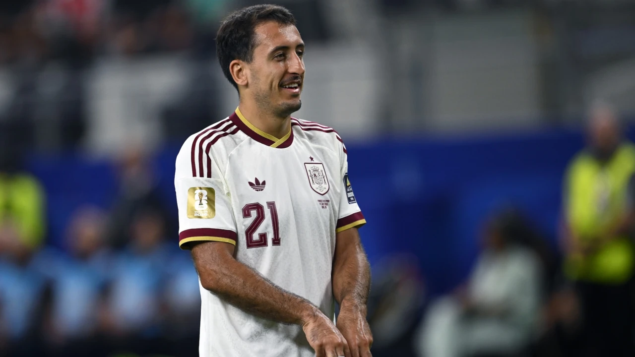 Mikel Oyarzabal w meczu p&oacute;łfinałowym z Francją