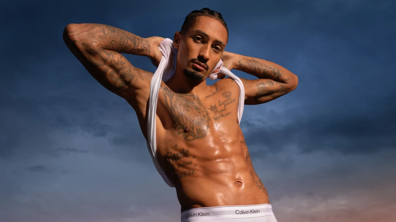 Raphinha twarzą nowej kampanii męskiej bielizny Calvin Klein