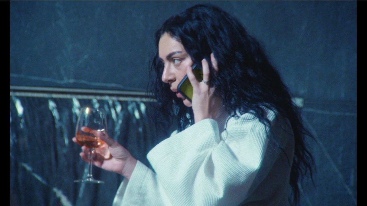 Berlinale 2026. Jak Charli XCX przegapiła sw&oacute;j moment