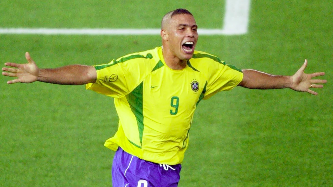 Ronaldo w koszulce reprezentacji Brazylii w 2002 roku