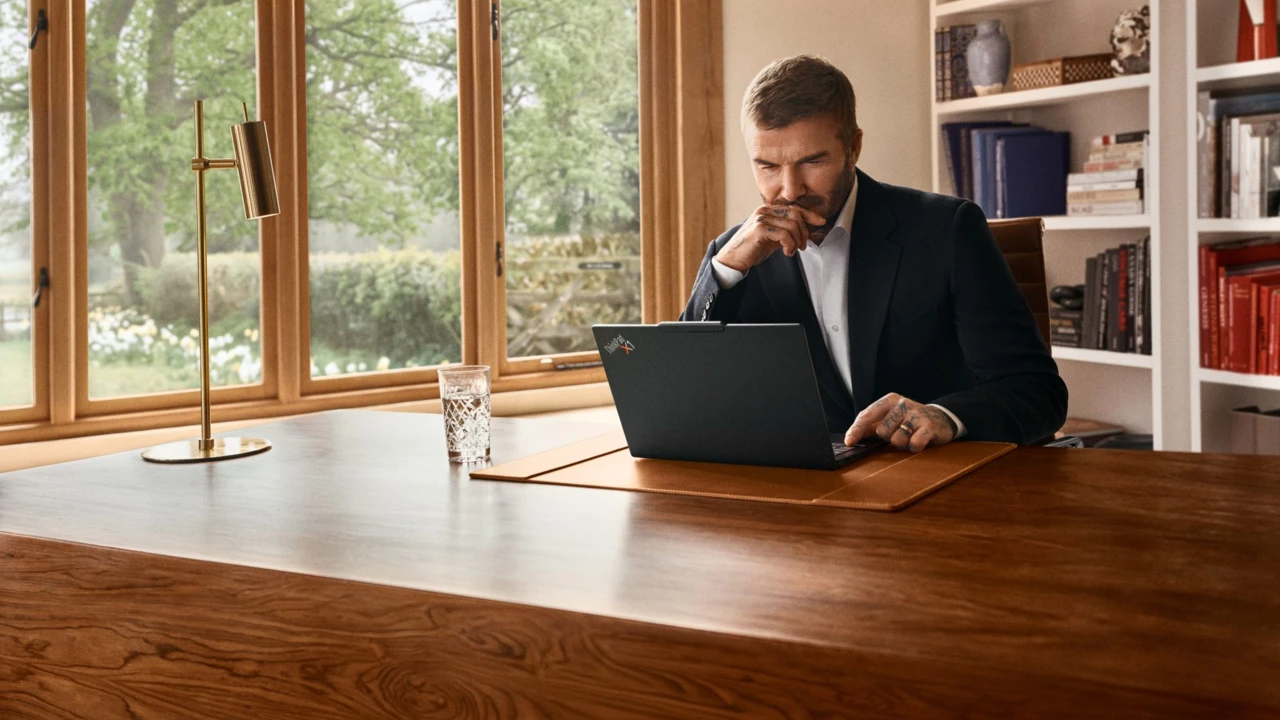 David Beckham Lenovo (1)