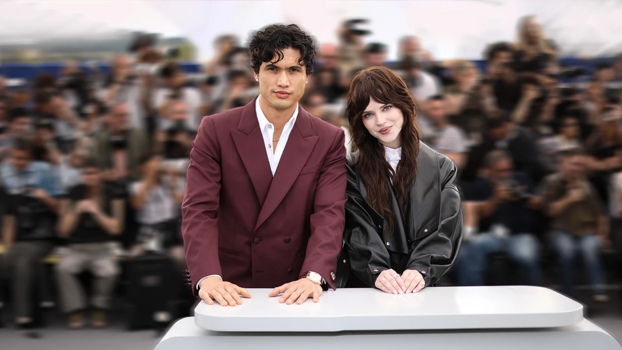 Charles Melton i Sophie Thatcher w specjalnym wywiadzie dla GQ Poland