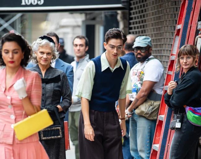 Timothée Chalamet na planie filmu &bdquo;Marty Supreme&rdquo;, który walczy o Oscary m.in. w nowej kategorii &ndash; najlepszy casting