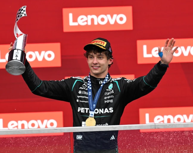 Kimi Antonelli zwycięża podczas F1 Grand Prix w Montrealu