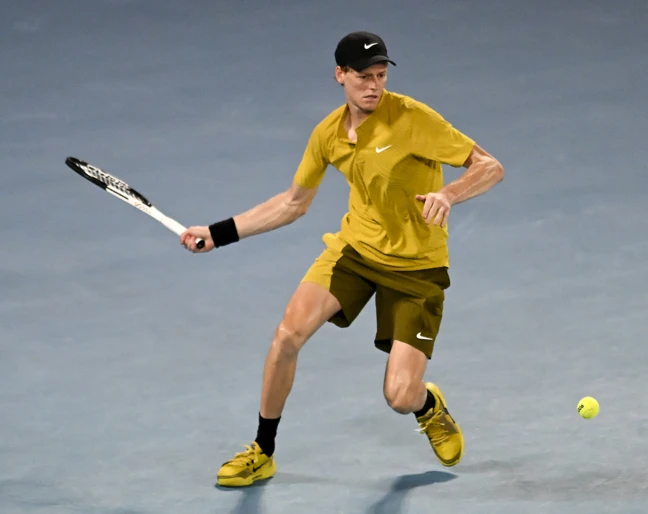 Steal the look z Australian Open 2026. Poczuj się na korcie jak Jannik Sinner