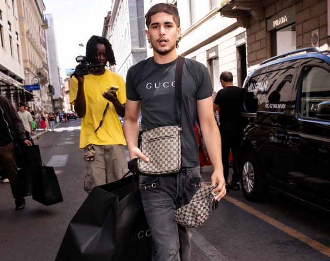 Fakemink w ubraniach Gucci