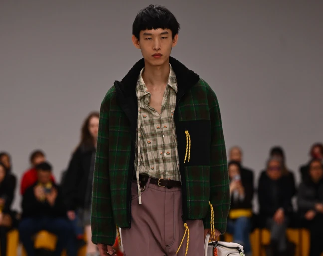 Pokaz marki Onitsuka Tiger podczas Milan Fashion Week 2026