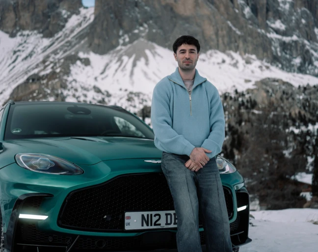 Aston Martin DBX S