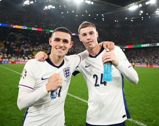 Cole Palmer i Phil Foden Anglia Mundial