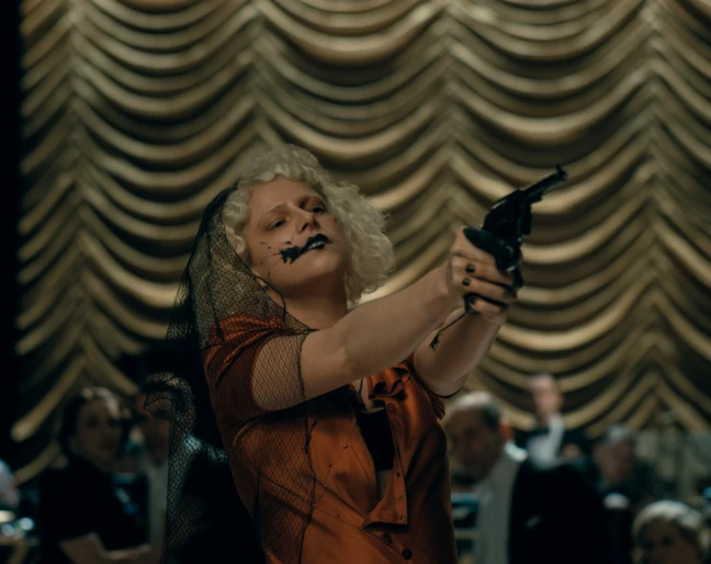 &bdquo;Panna młoda!&rdquo; Maggie Gyllenhaal to popfeminizm w halloweenowym kostiumie