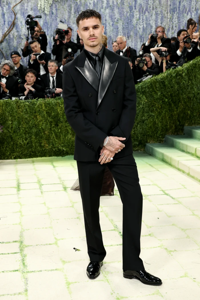 Romeo Beckham, model oraz syn Victorii i Davida Beckham&oacute;w, w Burberry