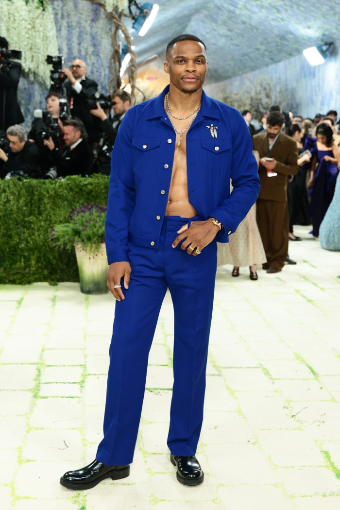 Koszykarz Russell Westbrook w Gap Studio Met Gala