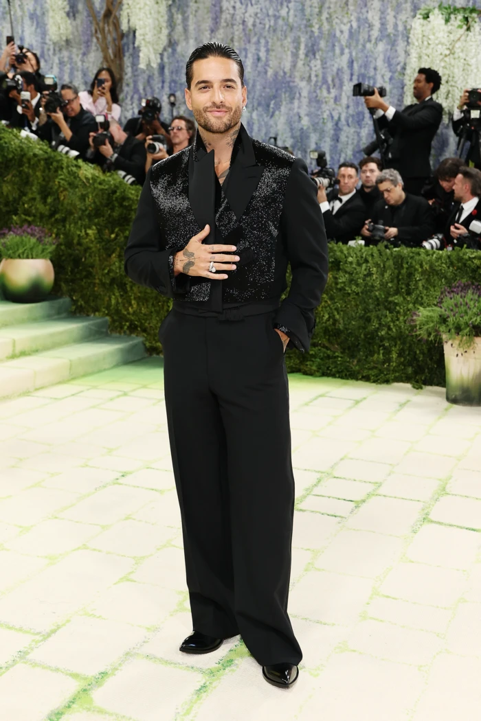 Met Gala 2026: Wokalista Maluma w garniturze Tom Ford projektu Haidera Ackermanna