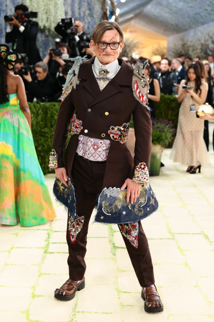 Hamish Bowles, wieloletni dziennikarz amerykańskiego Vogue'a