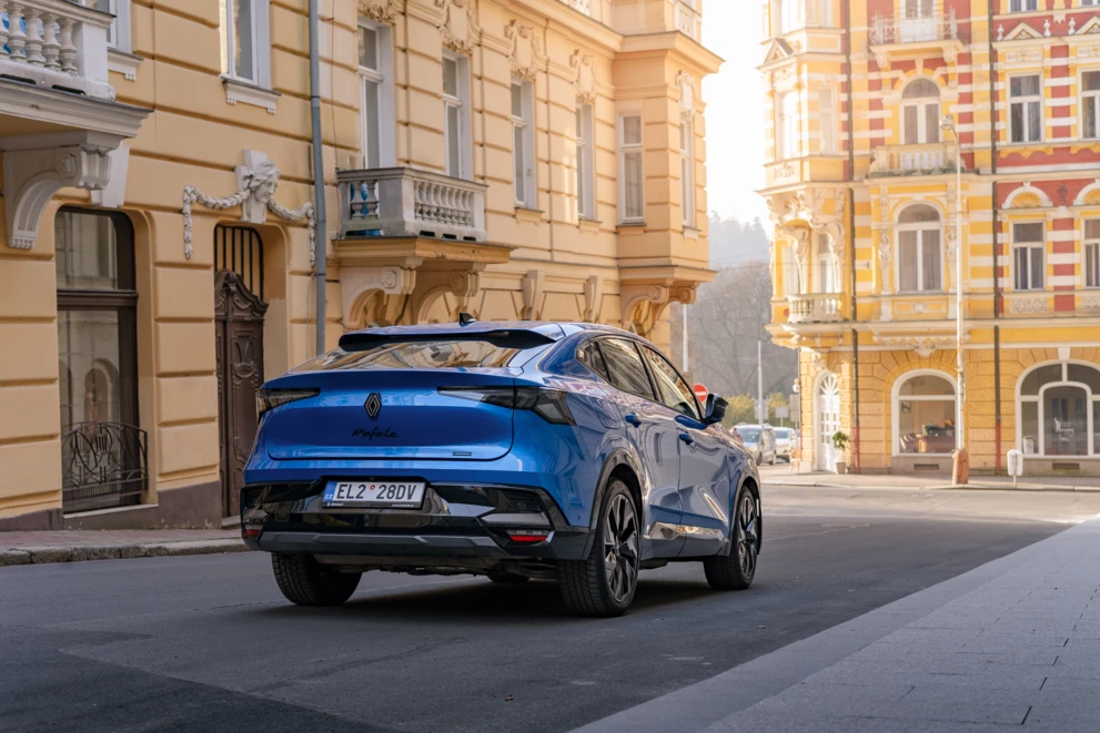 Testowaliśmy nowy samoch&oacute;d Renault Rafale 