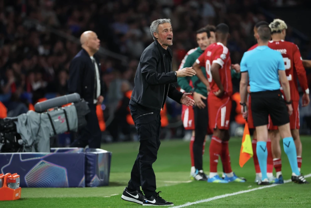 Luis Enrique podczas meczu Ligi Mistrz&oacute;w PSG-Liverpool