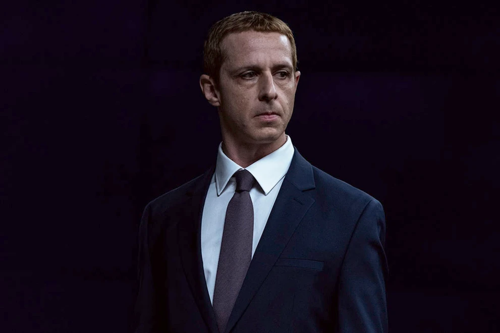 Jeremy Strong gra Marka Zuckerberga