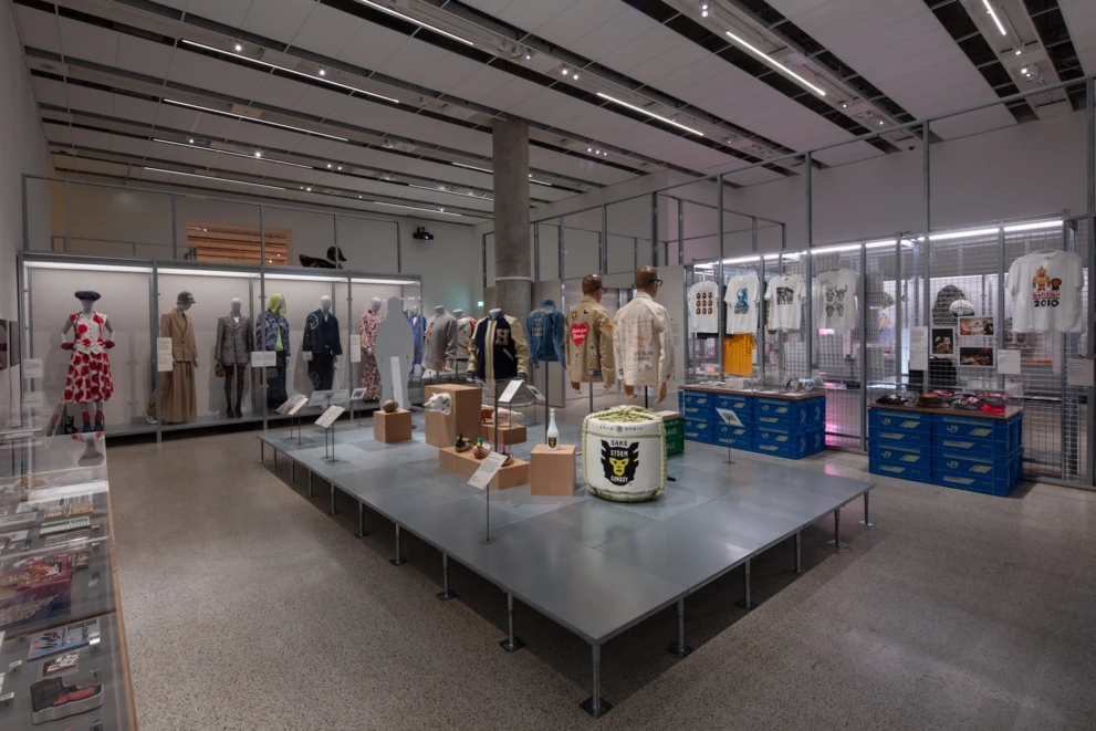 Retrospektywa twórczości Nigo w Design Museum w Londynie
