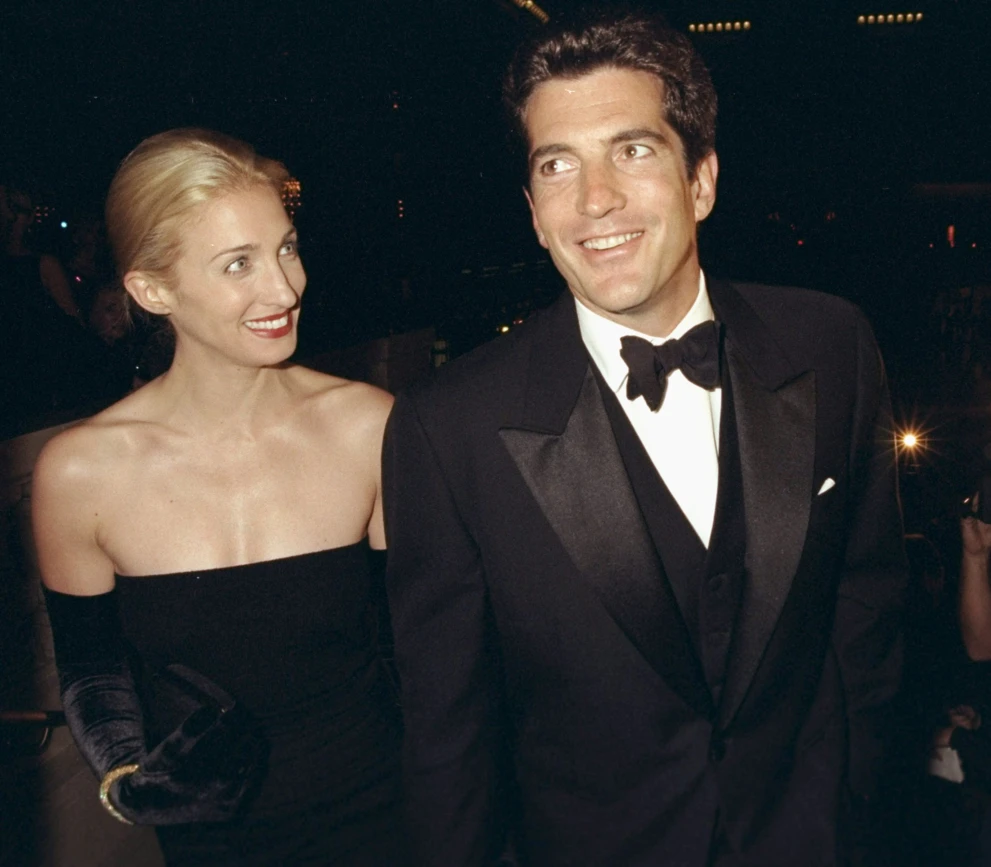 John F. Kennedy Jr z żoną Carolyn Bessette Kennedy