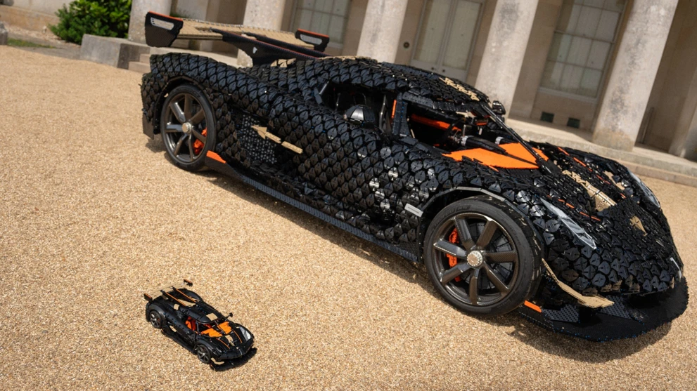 LEGO Technic Koenigsegg 1x1 and 1x8_1