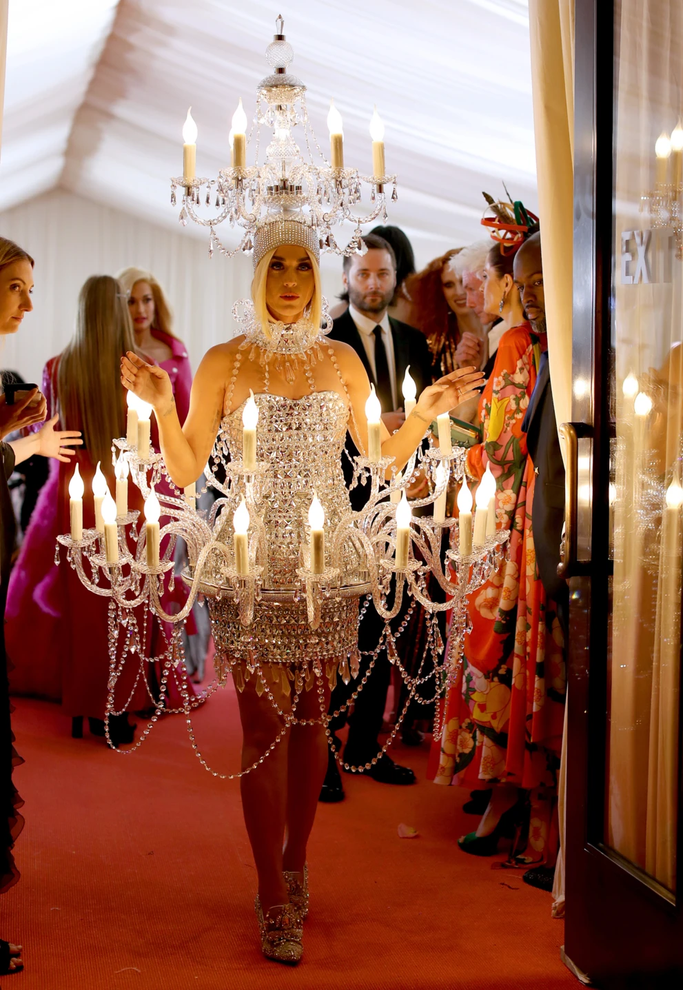 Katy Perry na Met Gali w projekcie Moschino