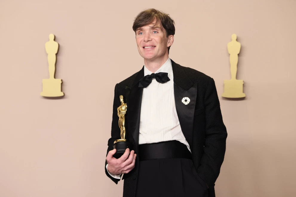 Cillian Murphy smoking tuxedo