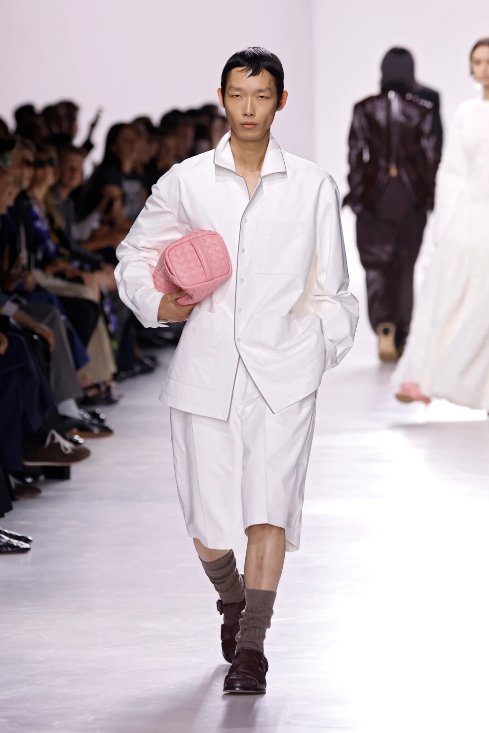Biały total look Bottega Veneta