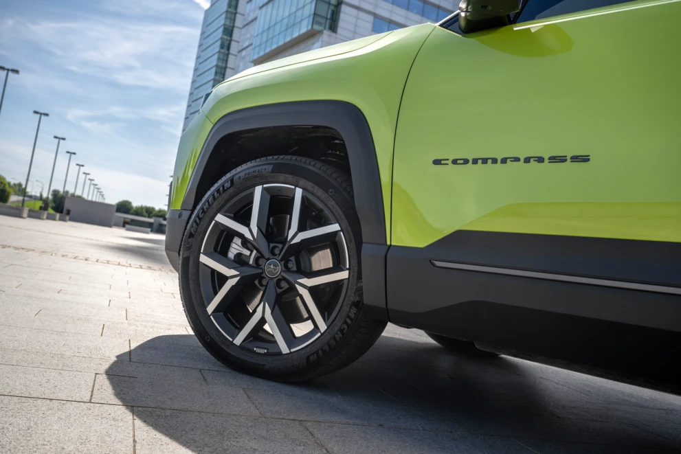  Jeep&reg; Compass