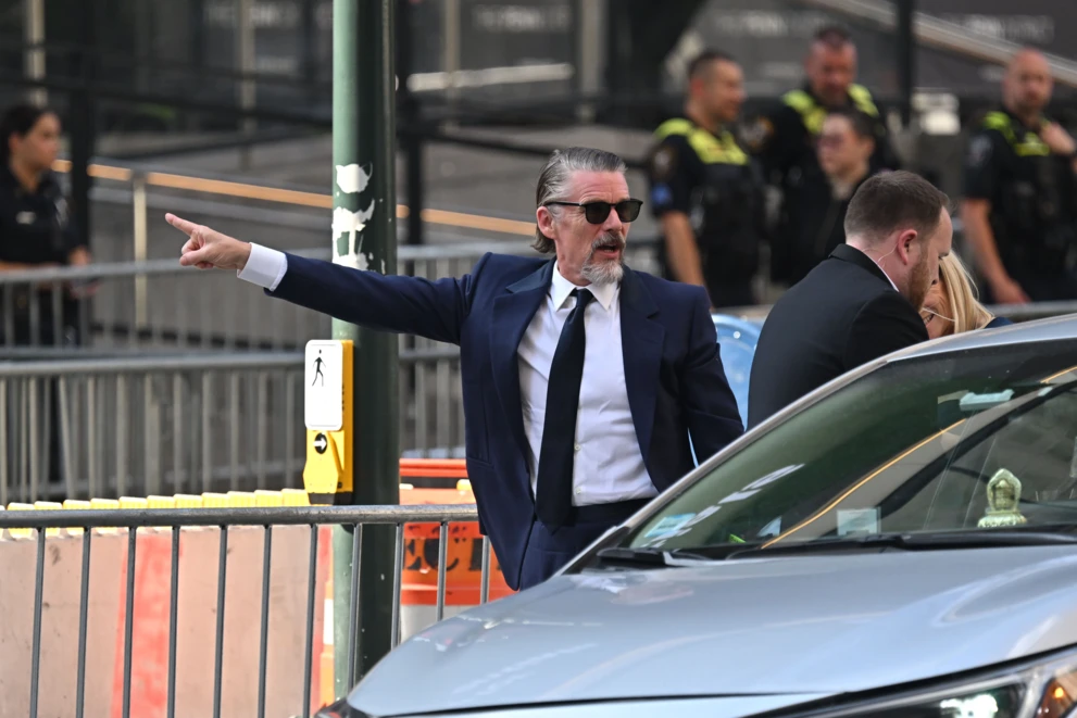 Ethan Hawke kieruje się na ślub 