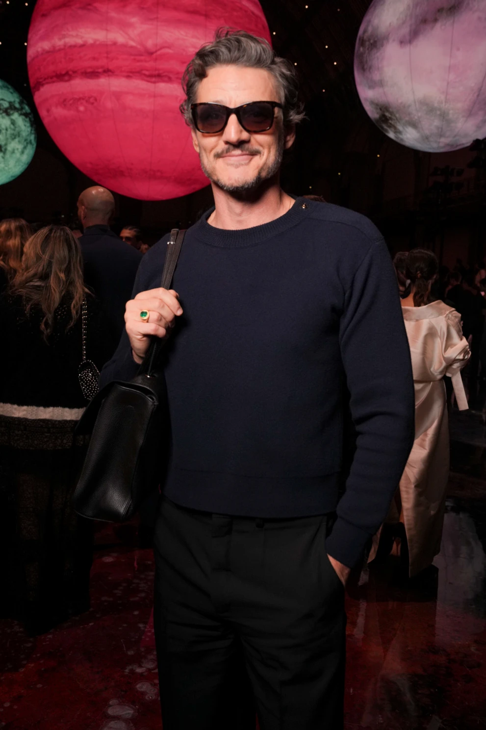 Pedro Pascal na pokazie Chanel wiosna-lato 2026