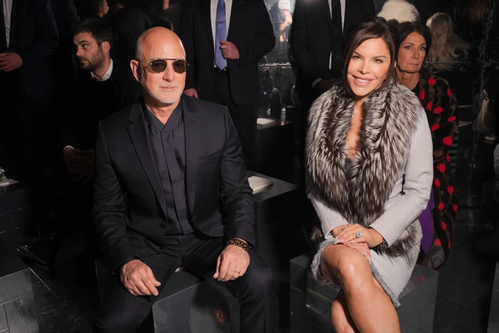 Jeff Bezos i Lauren Sánchez podczas pokazu Diora w Paryżu