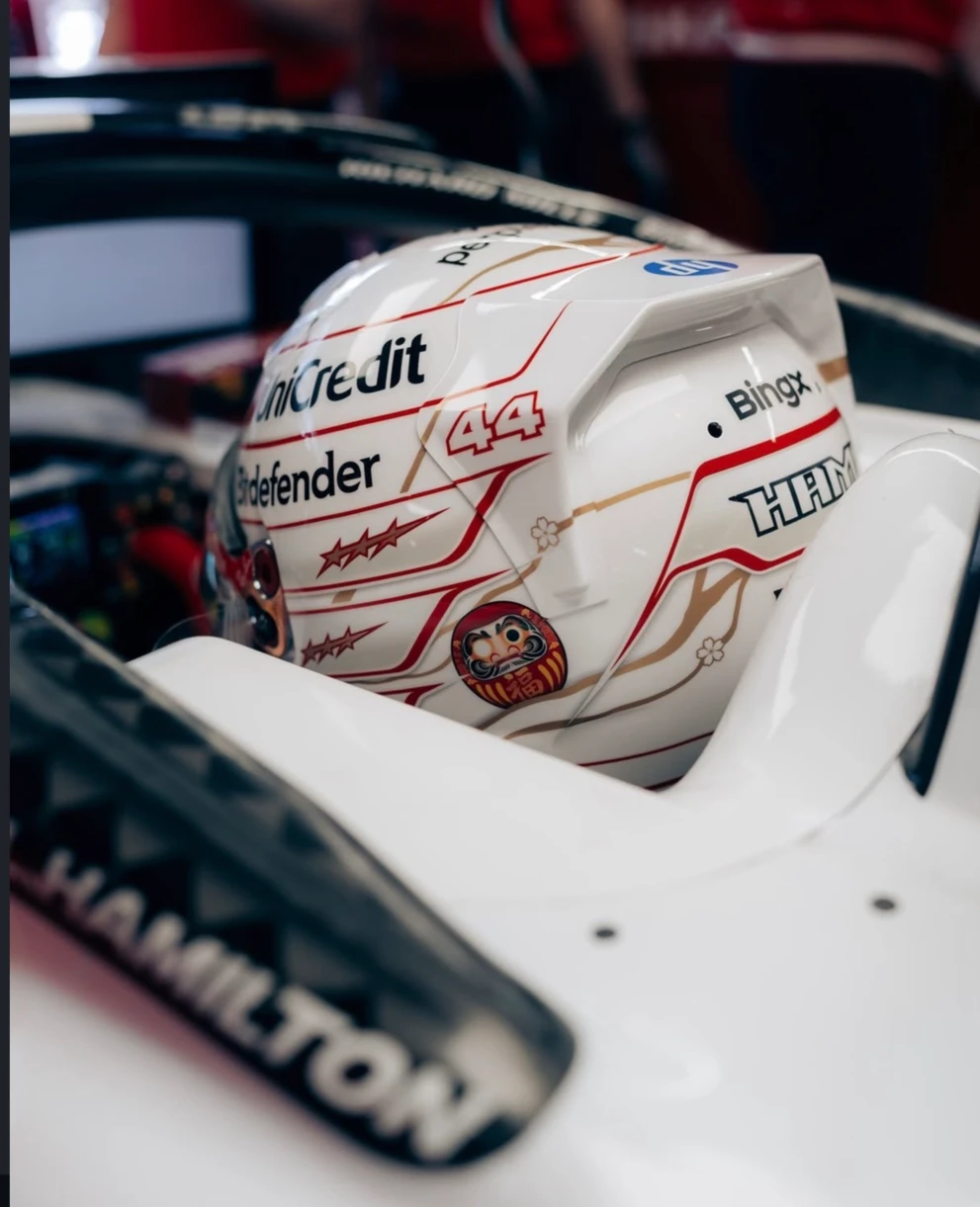 Formuła 1 Japonia kaski Lewis Hamilton