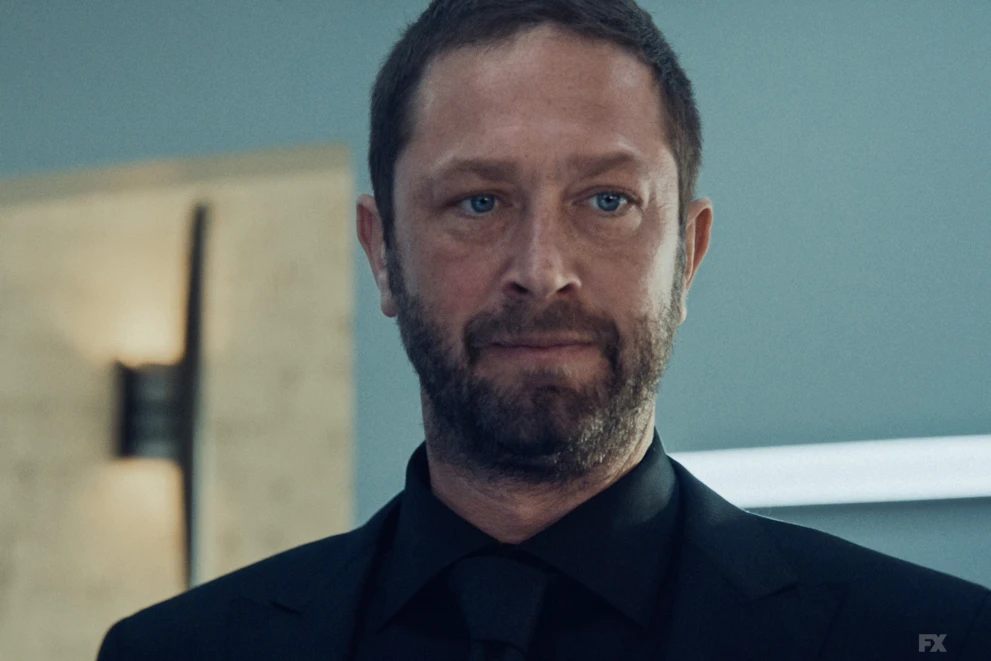 Ebon Moss-Bachrach gra Richiego