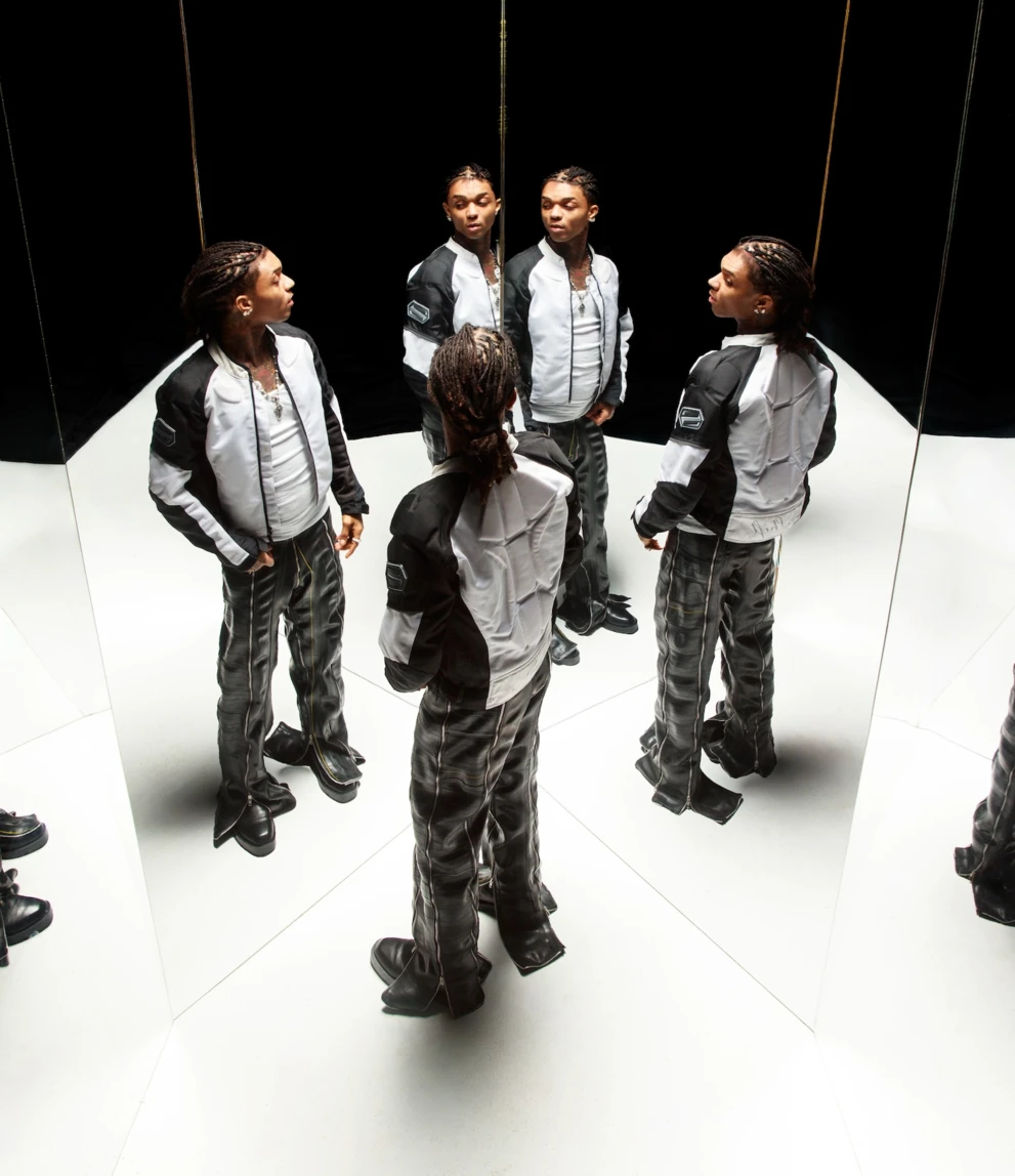 SL_SWAE LEE-SD_020126_MIRROR-SET_01_3044