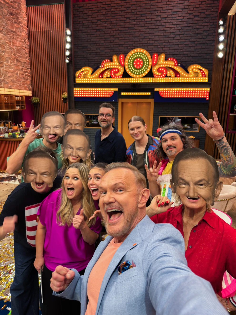 Cezary Pazura prowadzi „LOL: Kto się śmieje ostatni”