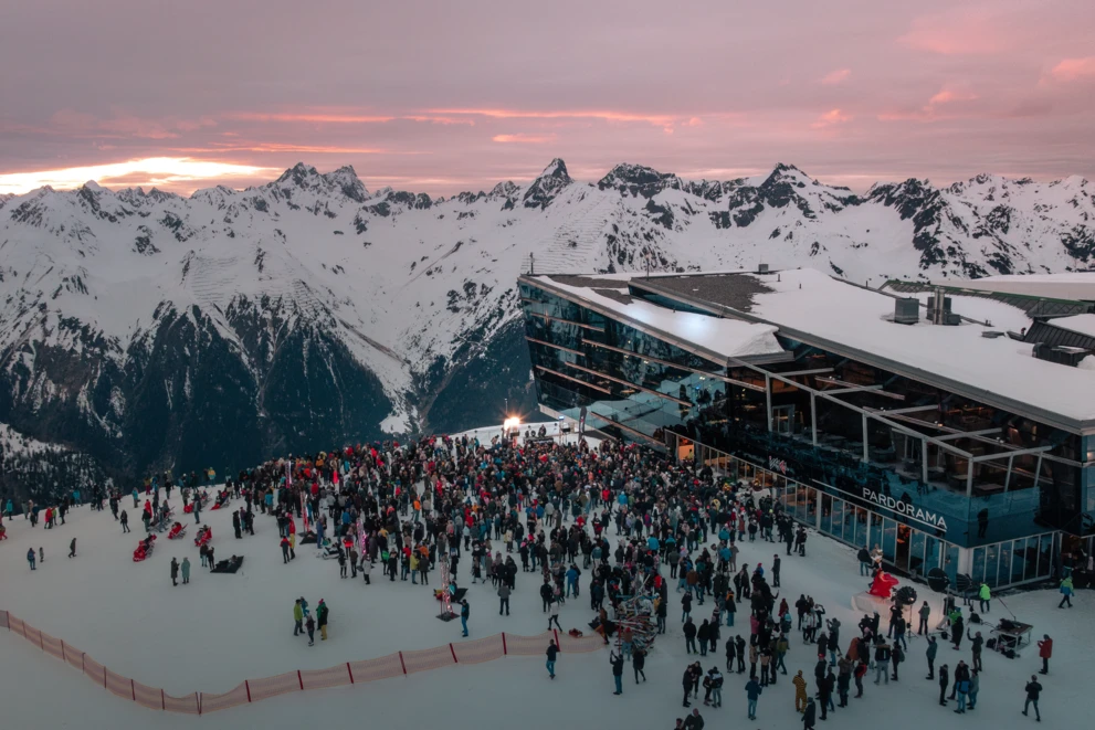 MEDRES_00000140834_Abenddaemmerung-im-Skigebiet-Ischgl-im-Winter-Tirol_TVB-Paznaun-Ischgl